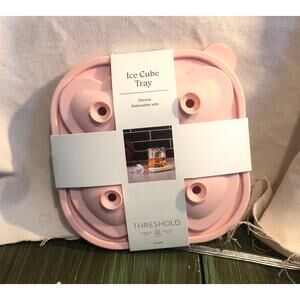 Threshold NWT Heart Shaped Silicone Ice Molds Pink Valentine's Day